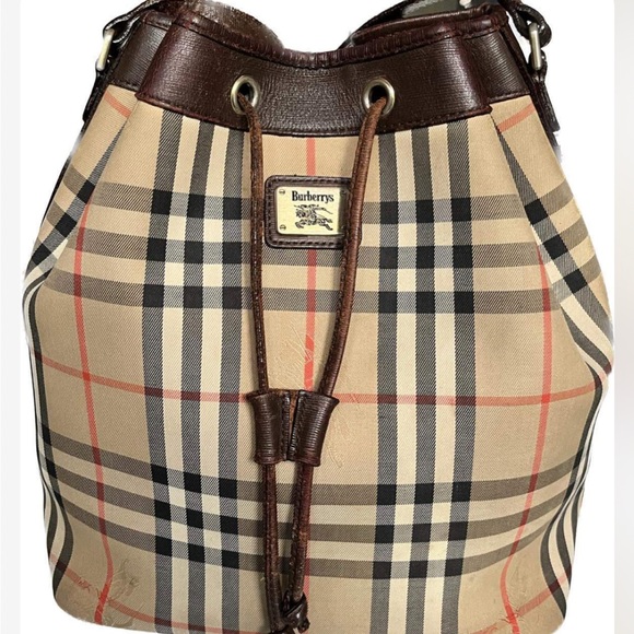 Burberry’s Authentic & Vtg Novacheck fabric Drawstring Bucket bag Leather lined - Picture 2 of 16